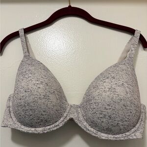 Soma Embraceable Perfect Coverage t-shirt bra. 36DD. Heather gray